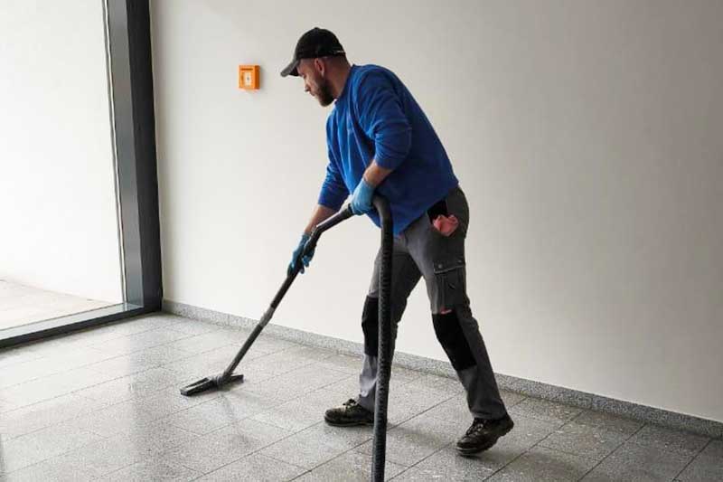 Laufende Unterhaltsreinigung im Landkreis Böblingen und Umgebung von Gebäudereinigungsfirma Ullrich