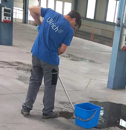 Jetzt Ihren passenden Gebäudeservice anfragen bei Firma Ullrich Services