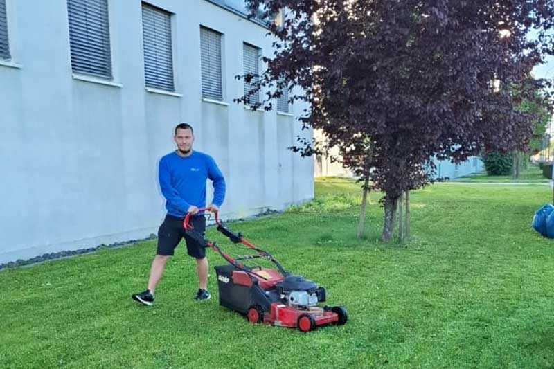 Außen-und-Grünanlagenpflege von Gebäudeservicefirma Ullrich in Aichtal