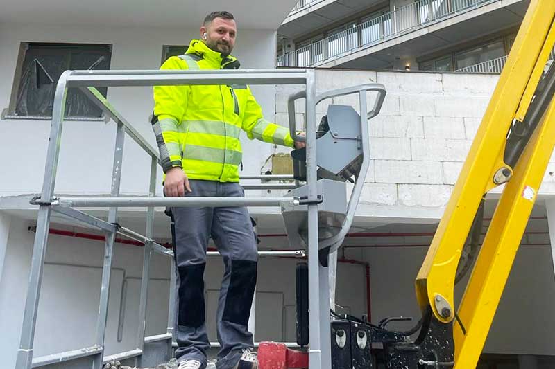 Gebäudereinigungsfirma Ullrich Services in Gäufelden Gebäudereinigungsfirma Ullrich Services in Gäufelden