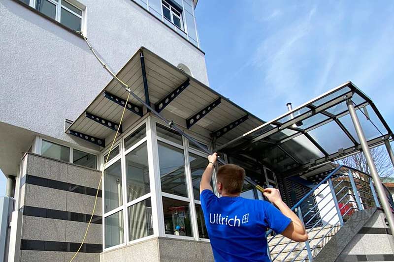 Professionelle Gebäudereinigung in 71272 Renningen von Ullrich Services