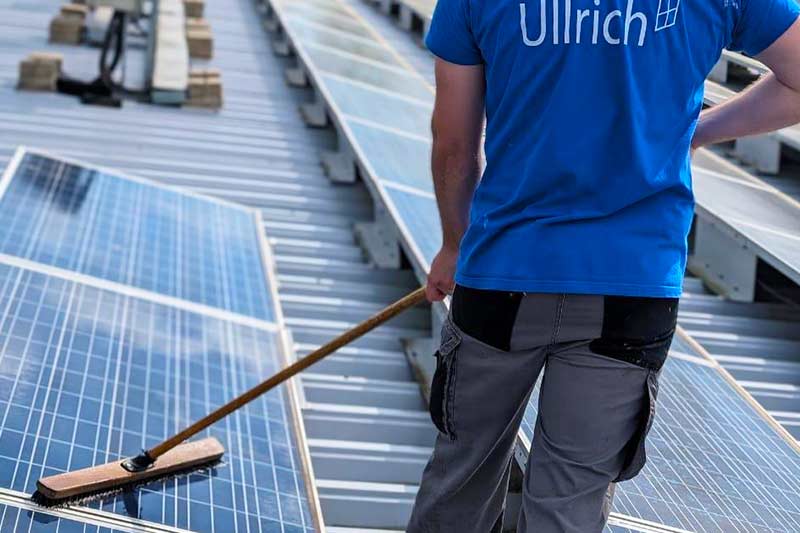 Zuverlässige Gebäude-Reinigungsfirma in Weissach Ullrich Services hier Solarreinigung